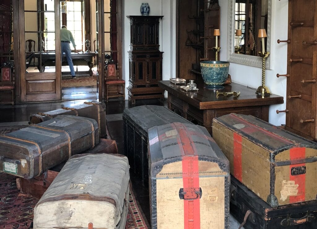 Koffers in vestibule 2018 ligg-ef855fee